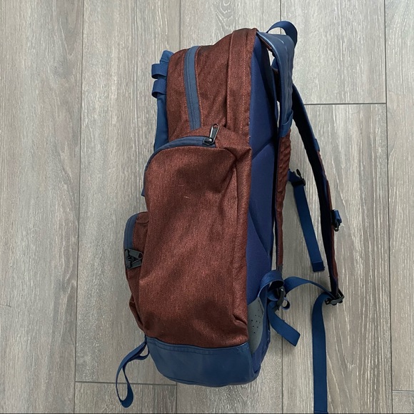 North Face backpack - Picture 3 of 5